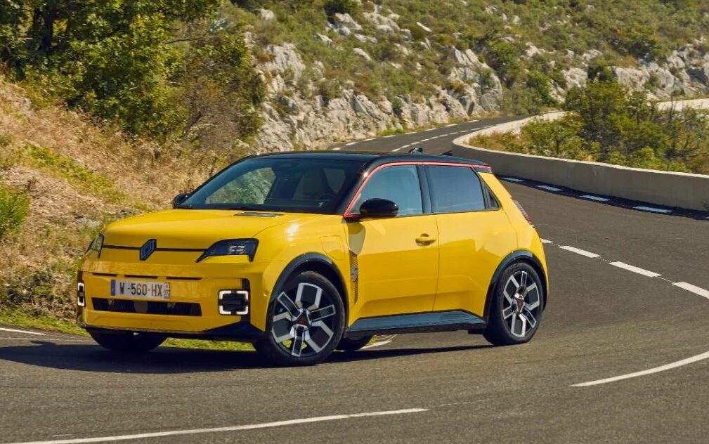 Пластиковые крылья Renault - плюсы и особенности установки