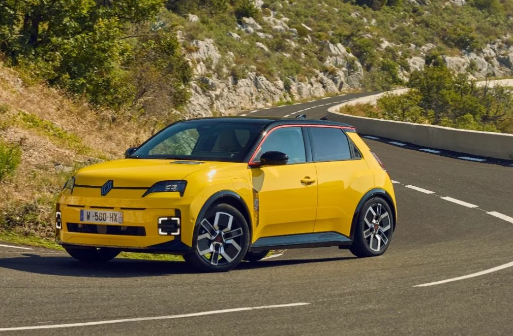 Пластиковые крылья Renault - плюсы и особенности установки